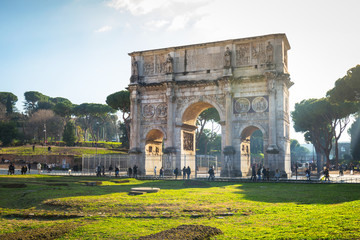 Obraz premium The Arch of Constantine in Rome at sunny day, Italy