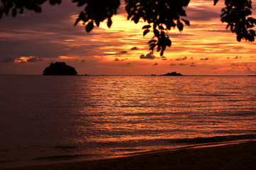 Fototapeta na wymiar Beautiful sunset backgound at pangkor beach, perak malaysia