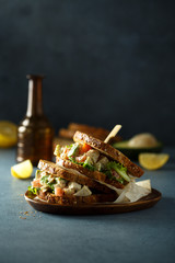 Avocado chicken sandwich