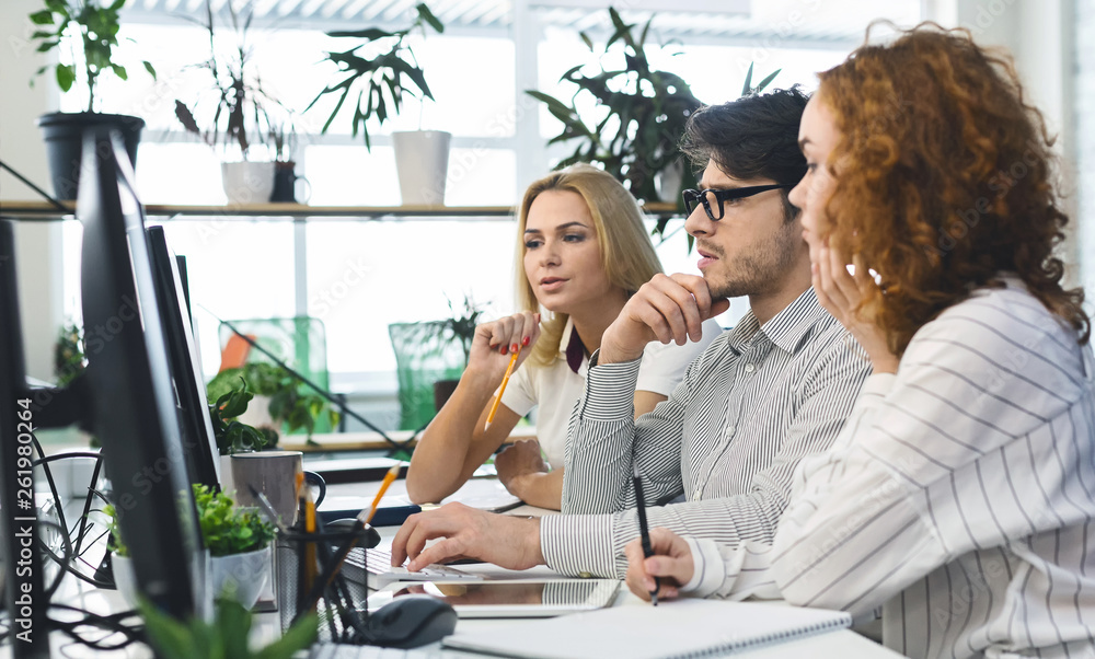Poster business people group working to find solution of problem
