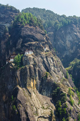 絶壁に造られたタクツァン僧院