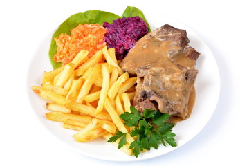 żeberka wieprzowe z frytkami i surówkami