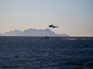 rettung auf dem meer mit helikopter © JK