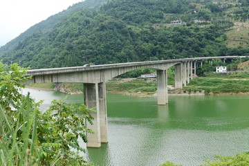 Scenery of Fenshui River Bridge in Enshi City, Hubei Province