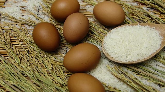 Chicken eggs, which are raw materials for cooking a variety of menus