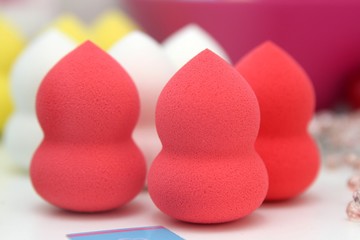pink red sponge beauty blender for face foundation make up