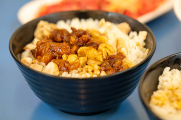 Taiwanese snacks delicious braised pork rice, delicious and healthy