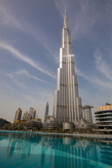 Dubai ist eine Stadt und ein Emirat in den Vereinigten Arabischen Emiraten