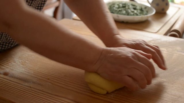 Pasta fresca all'uovo fatta in casa