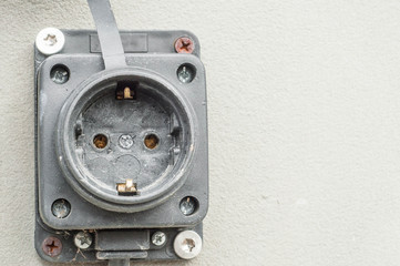 How to remove the electrical outlet on the facade of the house and fix it on the wall