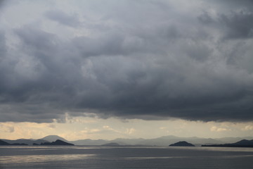 Тучи море горы