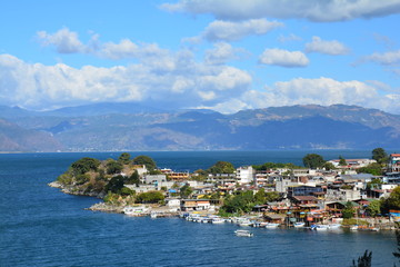 Fototapeta na wymiar Vue Panoramique Lac Atitlán Guatemala