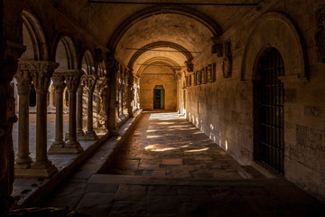 Obraz premium Inside abbey 