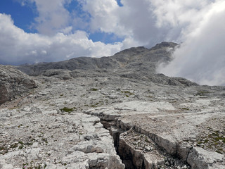 belle montagne dolomitiche in estate