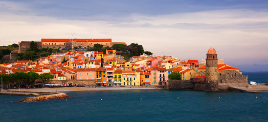 Fototapeta na wymiar Picturesque village of Collioure