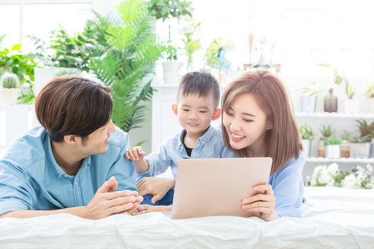 Parent Play Laptop With Child