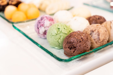 mix flavor  ice-cream scoop