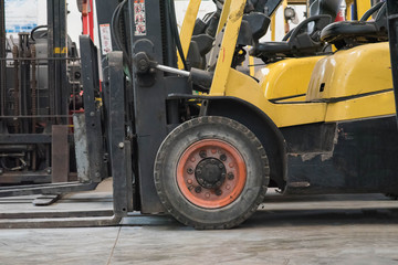 The front wheels of the forklift