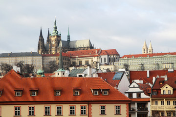 Fototapeta premium The panorama of the Charles bridge and Prazhsky Hrad in the center of Prague