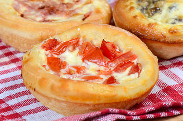 Minipizza with cheese