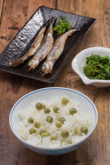 春の味覚　豆ごはん