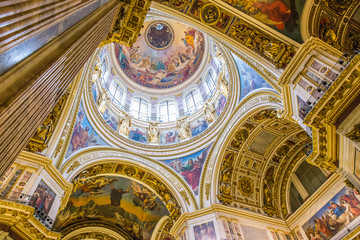 Fototapeta na wymiar Saint Isaac's Cathedral, interior. Ornate religious edifice with gold dome - Saint Petersburg, Russia