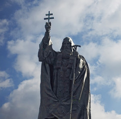 Fototapeta premium Monument to Patriarch Hermogenes in Moscow close-up