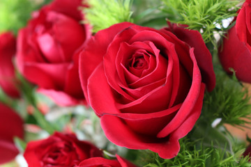 赤いバラの花束