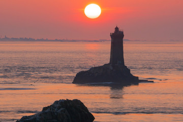 le phare et le soleil