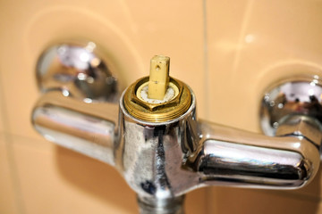 Washbasin faucet during repair