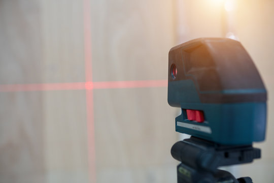 Laser leveling machine line tool carpenter