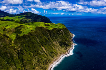 Die Azoren aus der Luft - Sao Miguel: Landschaften, Küsten, Meer und Felsen