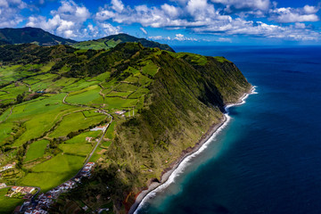 Die Azoren aus der Luft - Sao Miguel: Landschaften, Küsten, Meer und Felsen