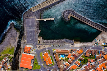 Die Azoren aus der Luft - Sao Miguel: Landschaften, Küsten, Meer und Felsen