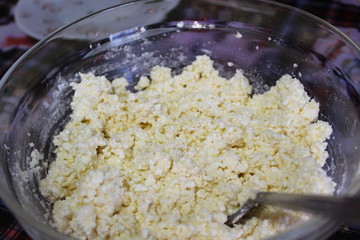  cottage cheese mixture for making pies in a glass dish