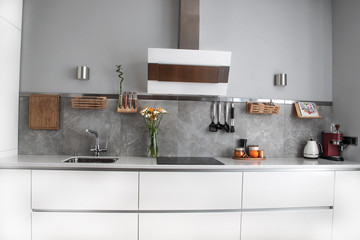 perfectly clean kitchen