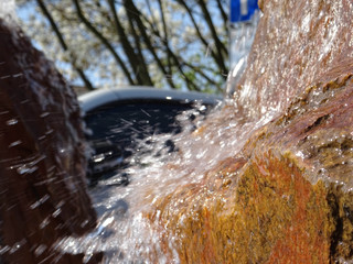 Wasser Brauner Steinuntergrund