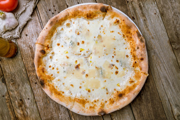Pizza Quattro formaggi