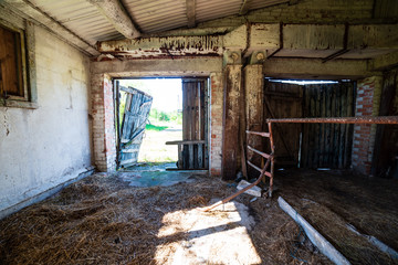 Fototapeta na wymiar old abandoned farmhouse interior
