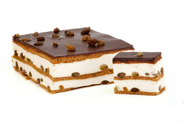 Wypieki cukiernicze. Porcja ciasta na białym tle. 