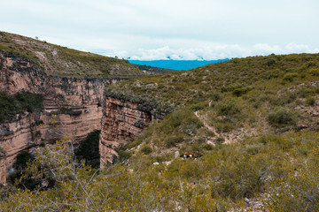 Fototapeta na wymiar gran cañón en el altiplano toro toro Bolivia Grand Canyon