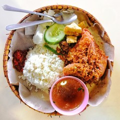 Nasi Ayam Penyet