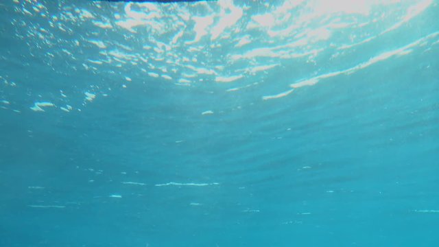 Bardados underwater via submarine