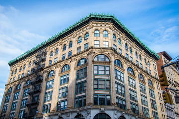 Building in the city 