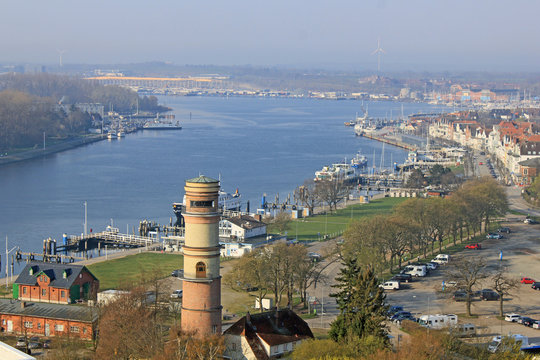 Travem&uuml;nde: Promenade &bdquo;Vorderreihe&ldquo; an der Trave (Schleswig-Holstein)