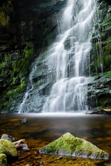 Fototapeta na wymiar Middle Black. Clough Waterfall, Peak District 