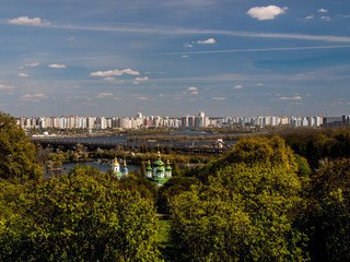 Fototapeta na wymiar Landscape Spring Goloseevsky Botanikal Park
