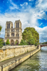 Fototapeta na wymiar Notre Dame de Paris.