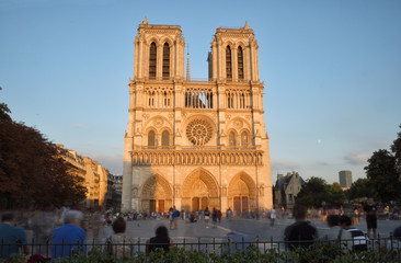 Fototapeta na wymiar Notre Dame de Paris at sunset.