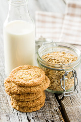 Crispy oatmeal cookies.